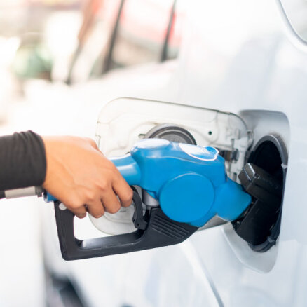 Degvielas cenas atkal varētu augt – ietekmēs gan ES prasības, gan globāli faktori
