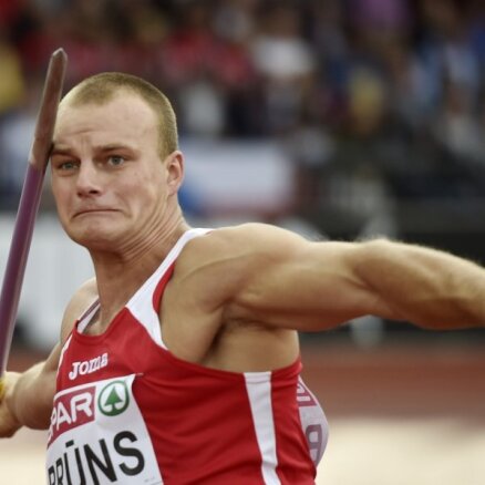 Šķēpmetējs Brūns ar pēdējo metienu kā vienīgais no latviešiem sasniedz EČ finālu