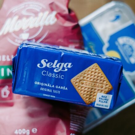 Печенье Selga подорожало вдвое, туалетная бумага — на полтора евро. Как выглядит скачок цен по-латвийски