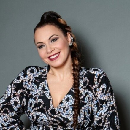 Jolanta Gulbe – Paškeviča jaunajā albumā iedziedājusi dziesmas 5 pasaules valodās