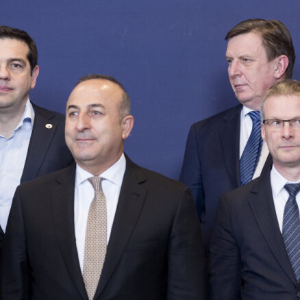 Bēgļu krīze: ES līderu samits noslēdzas bez konkrēta lēmuma; Latvija sola palīdzēt