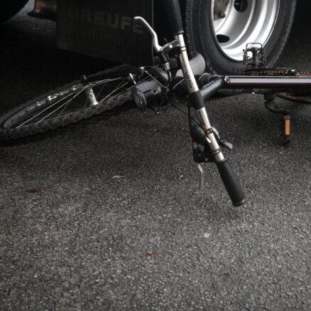 Очередная трагедия на "черном перекрестке": в столкновении с лесовозом погиб велосипедист