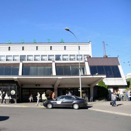 На Рижском автовокзале открылся центр помощи беженцам