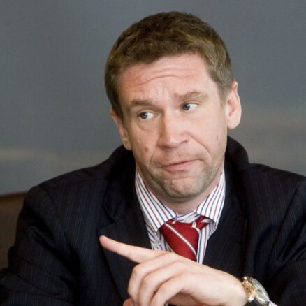 ‘Nekā Personīga’: Antonovs tiesai prasa atcelt Krājbankas administratoru