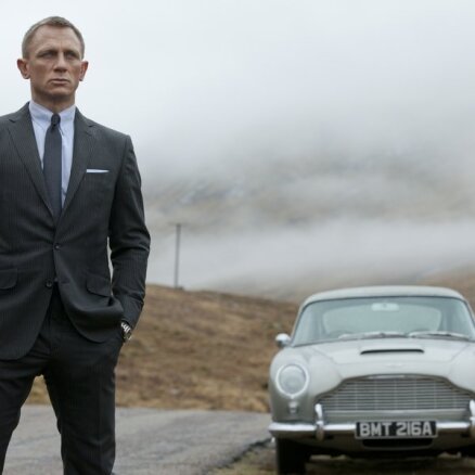 Pētījums: Džeimss Bonds būtu miris jau septītajā filmas 'Skyfall' minūtē