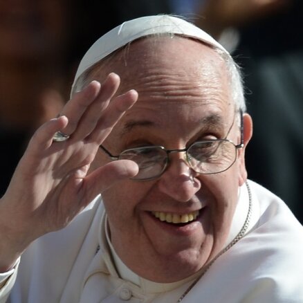 Папа римский Франциск пожертвовал $50 000 пострадавшим от наводнения