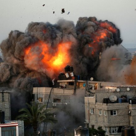 Izraēla veikusi gaisa uzlidojumu 'Hamas' Gazas joslas līdera Jahjas Sinvara mājai