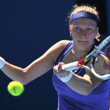 Kvitova ar grūtībām pārvar 'Australian  Open ' otro kārtu