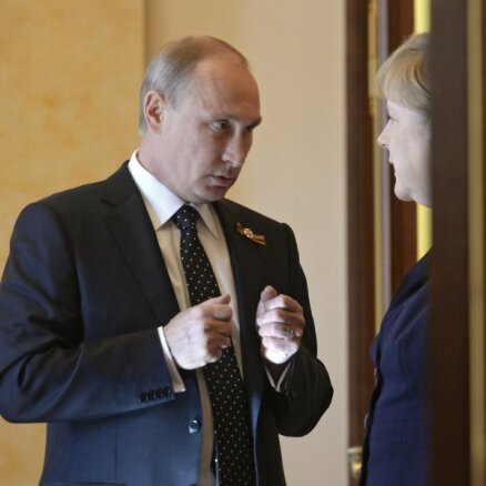 Меркель летит к Путину в Сочи с дежурным визитом