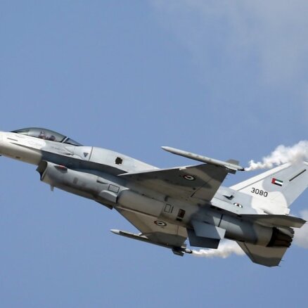 Jemenā kaujas misijā avarējis AAE iznīcinātājs; abi piloti gājuši bojā