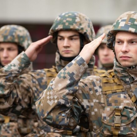 Politico: в условиях войны в Украине ЕС не в состоянии произвести достаточно оружия