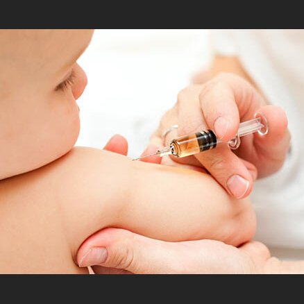 В США рекомендовали вакцины против коронавируса детям от 6 месяцев