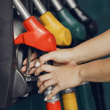 В Риге и Вильнюсе дизельное топливо стало дороже бензина 95-й марки