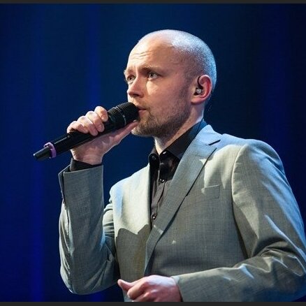 Rīgas Ziemassvētku koncertā uzstāsies 'The Real Group' dziedātājs Jānis Strazdiņš