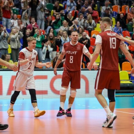Latvijas volejbolisti Eiropas čempionāta kvalifikācijas turnīru noslēdz ar uzvaru pār Austriju