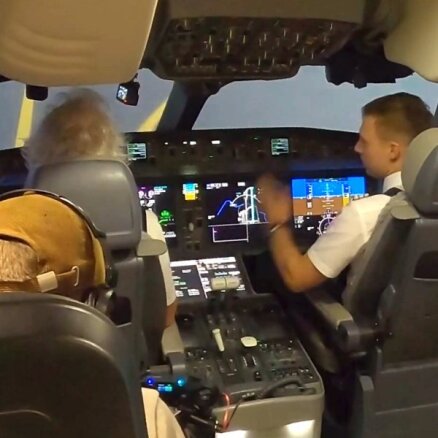 Video: Vai Timrots spēs nosēdināt 'Airbus' lidmašīnu 'airBaltic' simulatorā?