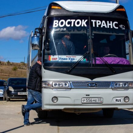 Burjatijā no mobilizācijas bēgošajiem organizē evakuācijas autobusus uz Mongoliju