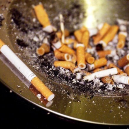 Nokavētā termiņa dēļ ST nevērtēs atcelto aizliegumu smēķēt uz balkoniem Ozolniekos