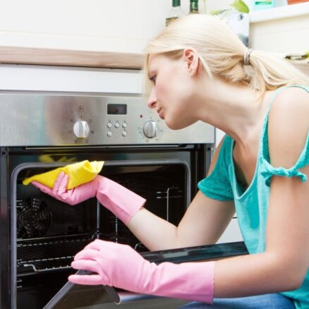 Пять распространенных ошибок, затрудняющих чистку духовки