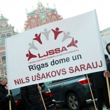 Akcija pret 'legālajām narkotikām' pārvēršas Ušakova atbalsta gājienā