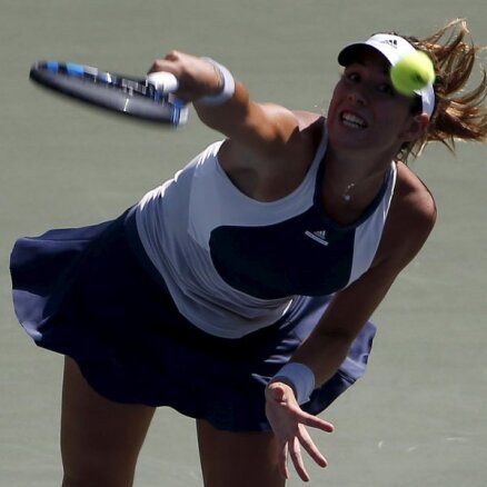 Мугуруса повторила рекорд WTA и избежала встречи с Шараповой в полуфинале