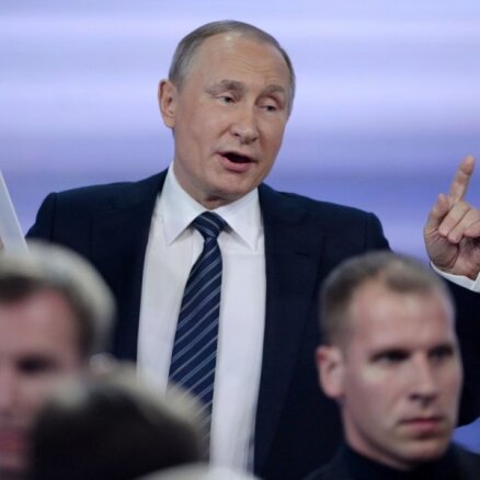Putins atzīst Krievijas cilvēku militāru iesaisti Donbasā