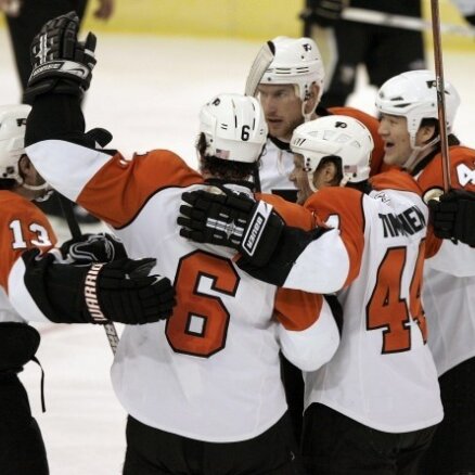 Bārtuļa 'Flyers' izlīdzina rezultātu NHL  finālsērijā