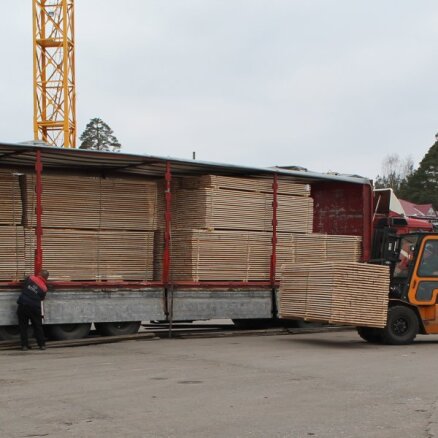Импорт из России и Беларуси древесины, мебели и бумаги - нарушение закона
