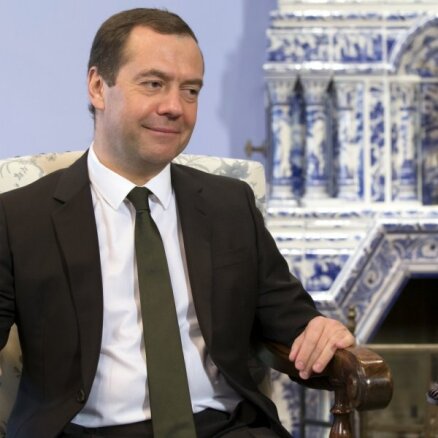 Медведев дал новое объяснение войны: борьба с Сатаной. Что с ним происходит?