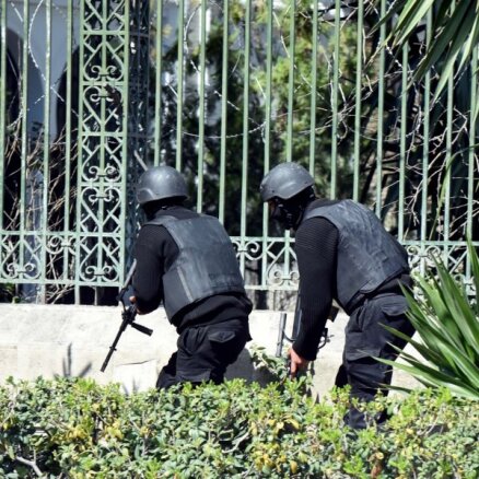 В тунисском музее неизвестные застрелили 20 человек