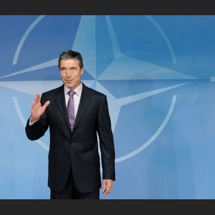 NATO vadītājs: alianse turpinās militārās operācijas Lībijā