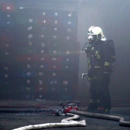 Dzīvojamā vagona ugunsgrēkā Rīgā dzīvību zaudējis viens cilvēks