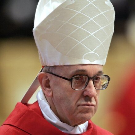 Журналисты выяснили зарплату Папы Римского