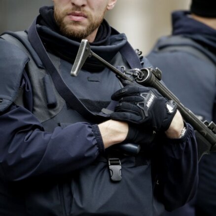 Париж: почти два десятка пассажиров в аэропорту попали на самолет без досмотра