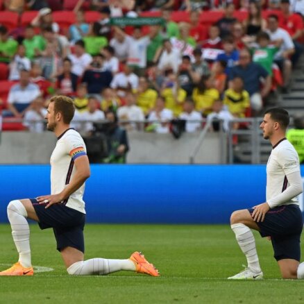 Английские футболисты преклонят колено перед матчем со сборной Ирана