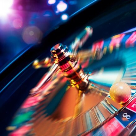 Saeima konceptuāli atbalsta aizliegumu uzturlīdzekļu parādniekiem spēlēt azartspēles
