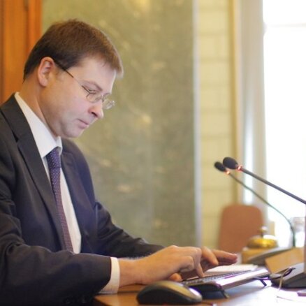 Dombrovskis: atkāpšanās neliecina par konstruktīvu 'airBaltic ' mazākuma akcionāra rīcību