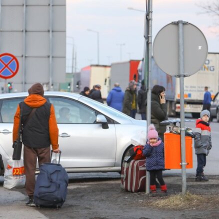 90 дней на исходе: "безусловная поддержка" истекает. Что ждет украинских беженцев в Латвии?