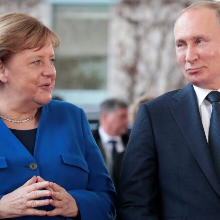 Меркель о Путине: "Украина не была готова войти в НАТО, но мы смогли выиграть время"
