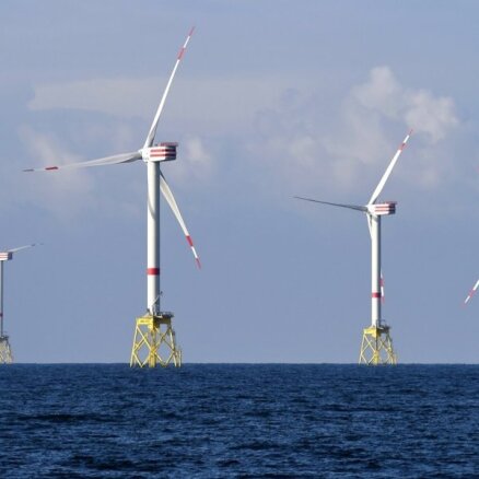 2022.gadā ES elektroenerģijas ražošana no vēja un saules apsteidza gāzi, liecina pētijums