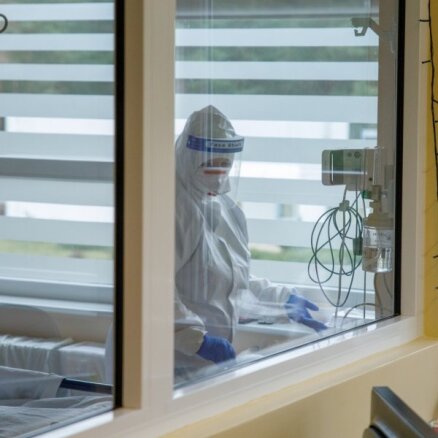 Latvijā Covid-19 infekcija apstiprināta 202 cilvēkiem; reģistrēti trīs mirušie