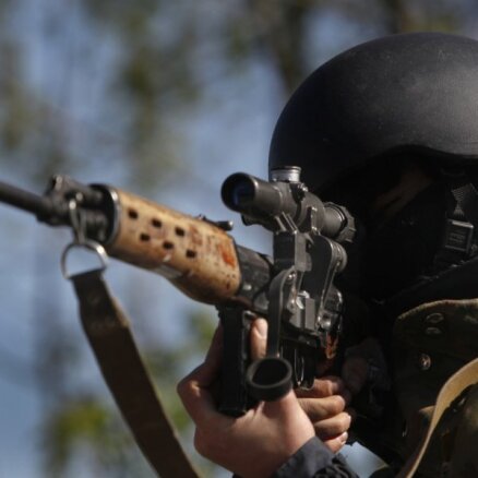 Naktī Ukrainas drošībnieki likvidējuši separātistu kontrolpunktu; viens aizturētais