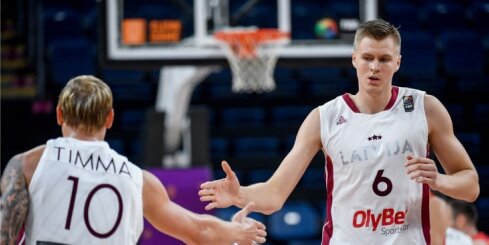 Latvija ar pārliecinošu uzvaru iekļūst 'Eurobasket 2017' ceturtdaļfinālā