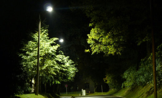 Vairākas pašvaldības ekonomēs, apgaismojot ielas ar LED spuldzēm