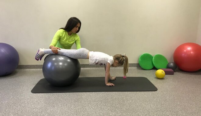 Photo: Physiotherapist's recommended exercises for the lung health of the child