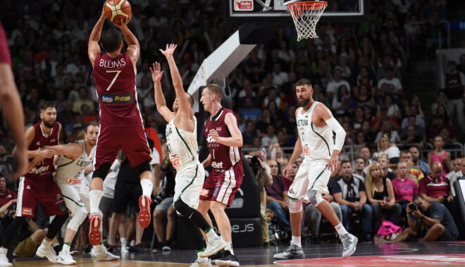 Порзиньгис и Ко побеждают Литву в матче с участием пяти игроков НБА