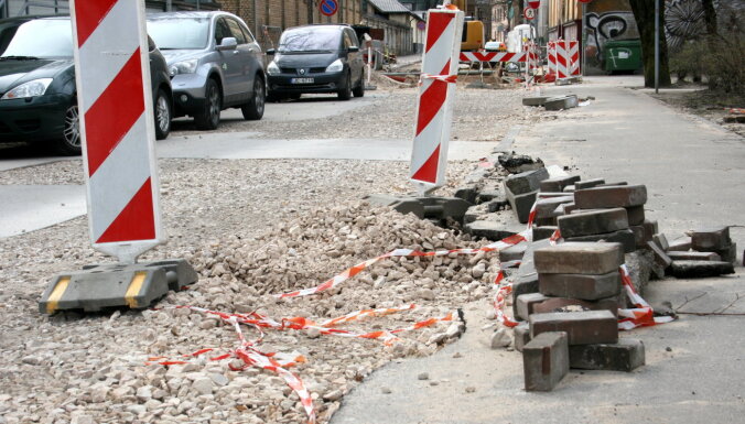 Вице-мэр: ремонтных работ на улицах Риги на 50% больше, чем в прошлом году