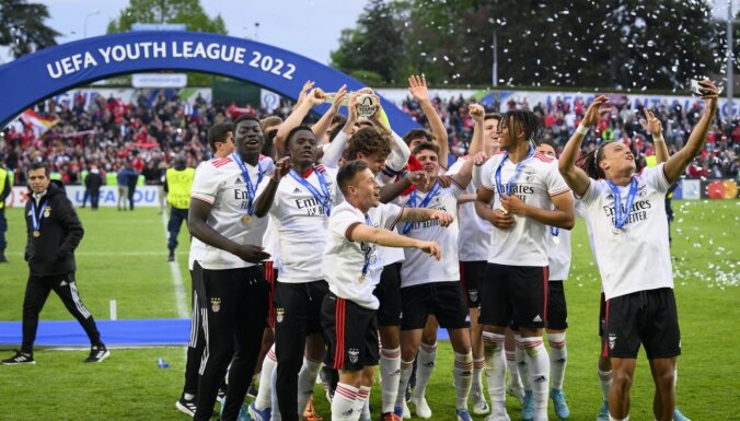 'Benfica' jaunie futbolisti pirmo reizi triumfē UEFA Jaunatnes līgā