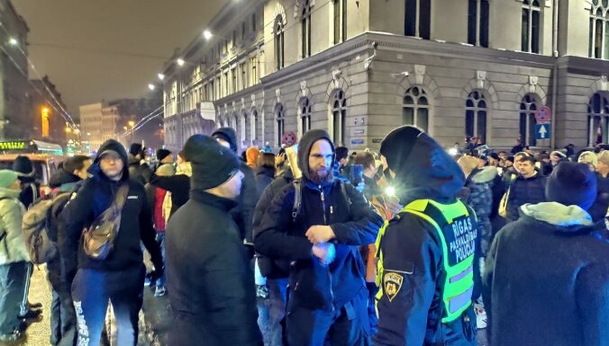 В Риге прошла акция протеста "Рододендрон": 14 задержанных, пострадал полицейский