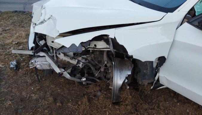 ФОТО: В Кенгарагсе водитель BMW попал в аварию и сбежал с места ДТП